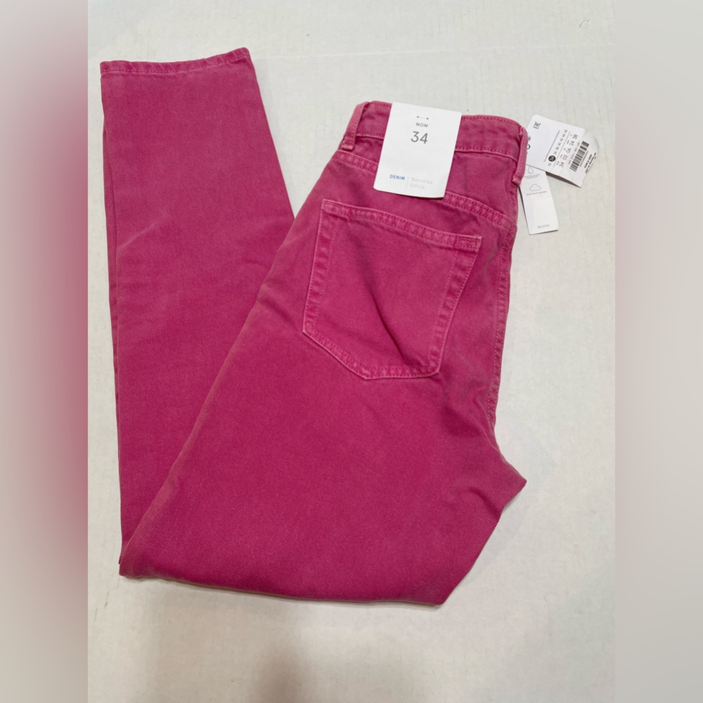 NEW Bershka Olivia Pink Mom Jeans - Medium Wash-Size: 2 (34) New With Tags